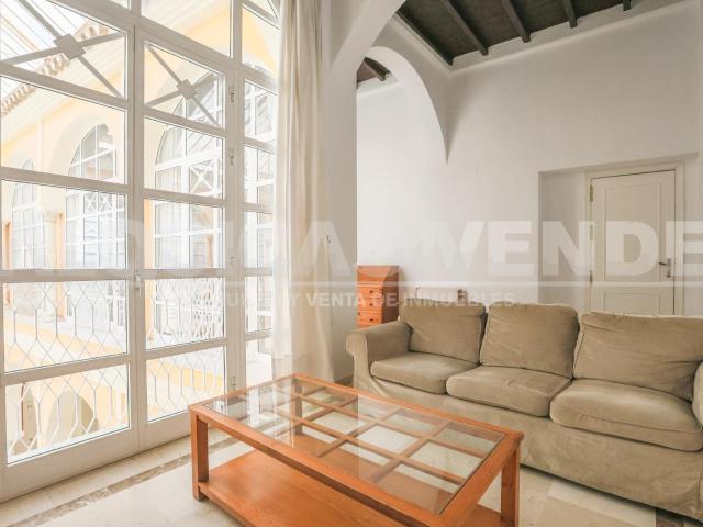 Centro, Santa Catalina. Excelente piso en Casa Palacio. Piscina comunitaria