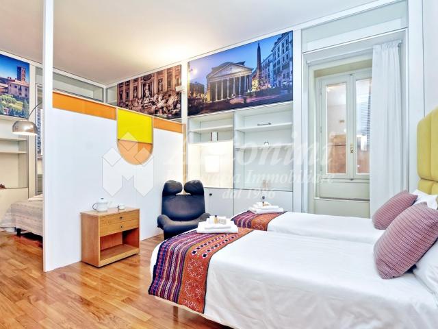 Centro Storico Via in Arcione adj. Fontana di Trevi apartment For Rent 120 sqm