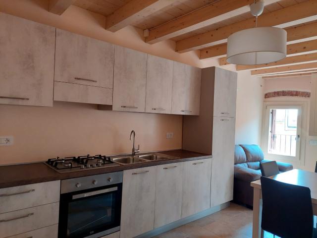 CENTRO STORICO AFFITTASI BILOCALE DUPLEX COMPLETAMENTE ARREDATO