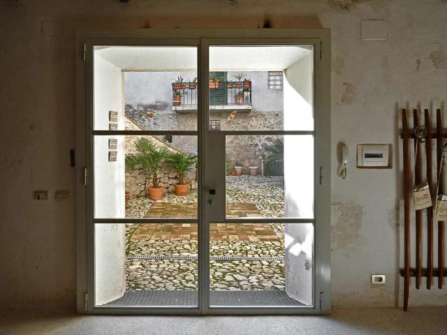 Centro Storico Con Giardino E Cantina 100m² Lugnano in Teverina