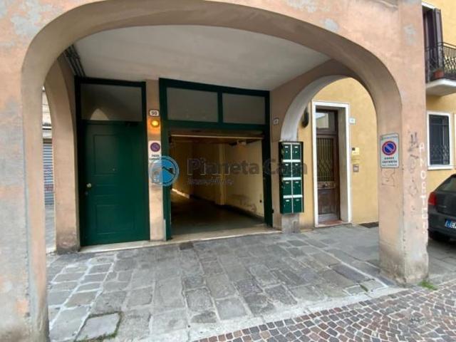 CENTRO via Gabelli: posto auto scoperto