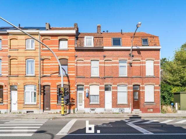 Centraal gelegen op te frissen woning met tuintje