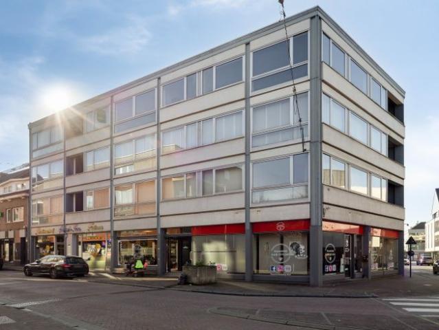 Centraal gelegen appartement om te renoveren