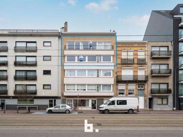 Centraal gelegen appartement en studio te koop te Blankenbe