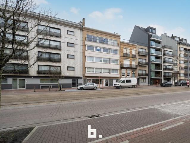 Centraal gelegen appartement en studio te koop te Blankenbe