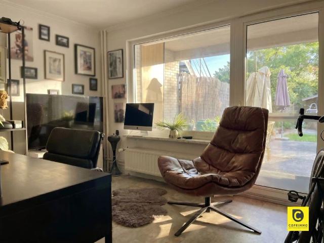 Centraal gelegen bel étage woning!