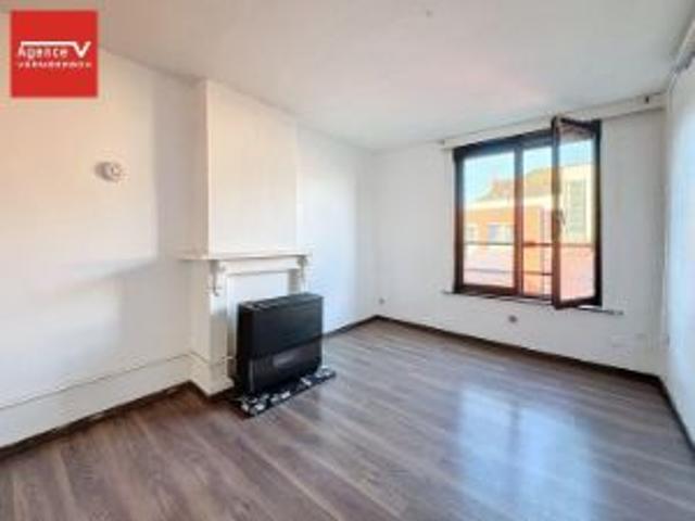 Centraal gelegen DUPLEX appartement grondig op te f