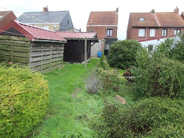 Centraal gelegen HOB met 2 slaapkamers mogelijkheid 3 à 4 en ZUIDWEST tuin. Opp 249m². Ref.16437 Torhout