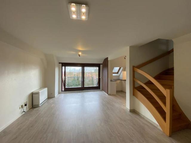 Centraal gelegen instapklaar duplex appartement met garage en terras!