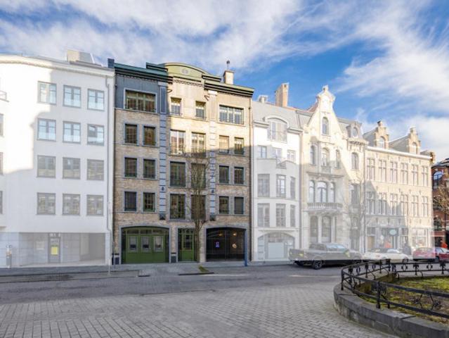 Centraal gelegen, ruim appartement met prachtig uitzicht