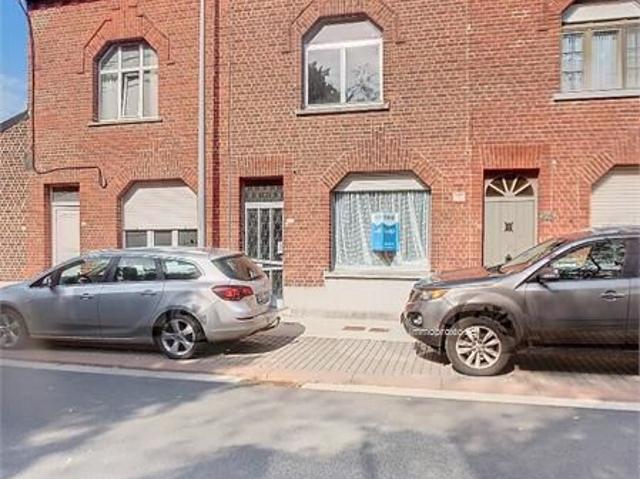 Centraal gelegen tussenwoning met uitweg