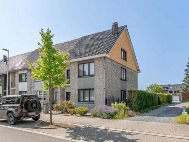 Centraal gelegen woning vlakbij centrum met 5 slaapkamers