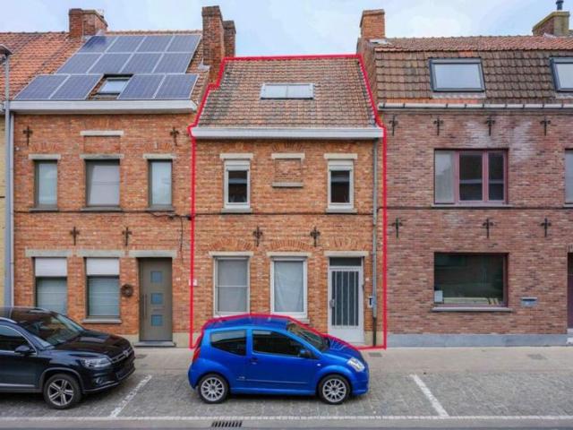 CENTRAAL GELEGEN WONING MET GARAGE