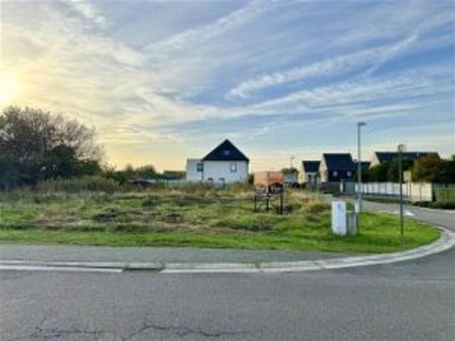 CENTRAAL GELEGEN, ZUIDGERICHTE BOUWGROND VOOR OPEN BEBOUWING