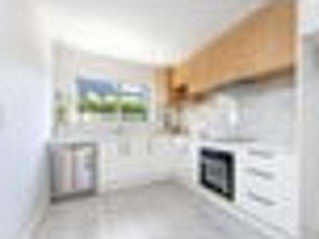 Central Modern Living Brand New, URGENT SALE!