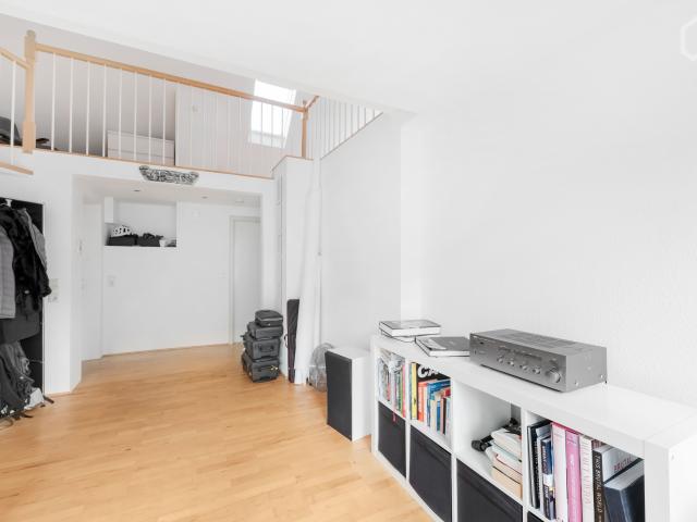 Central and sunny duplex apartment in trendy St. Pauli and very close to the city center
