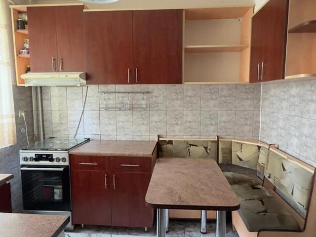 Central Apartament 2 camere, et. 1, cu centrala, pret 85000E