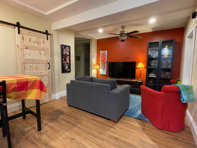 Central, appartement meublé, équipé,Tout inclus. Furnished and equipped, All included