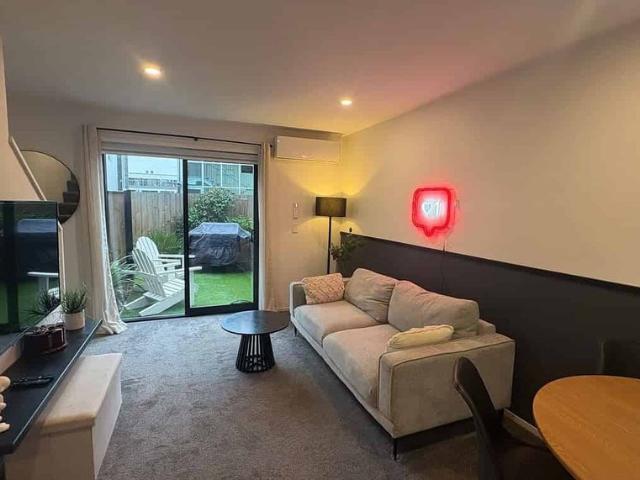 Central City, Furnished and Carpark!