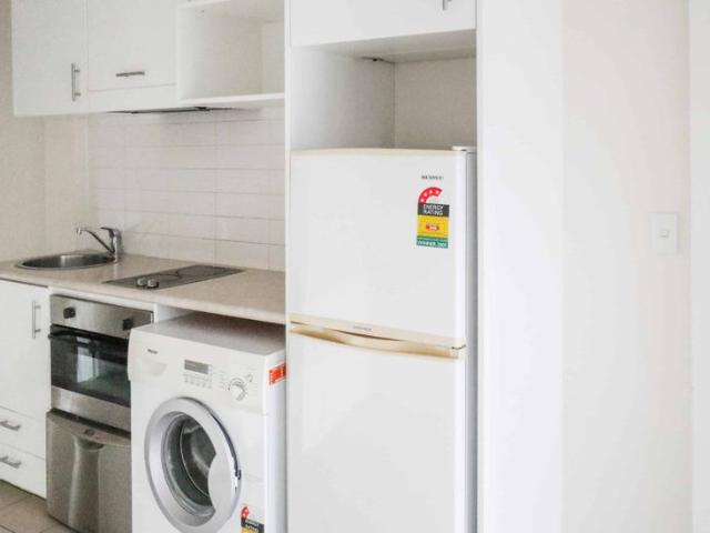 Central city living Bright studio with great amenities!