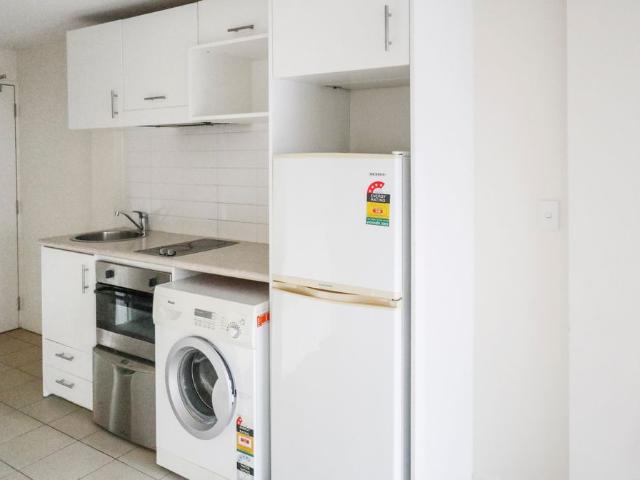 Central city living Bright studio with great amenities!
