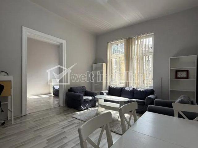 Central, cladire istorica, renovat, 2 camere