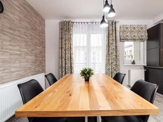 Central Et.1 Apartament MODERN 3 camere 2 bai