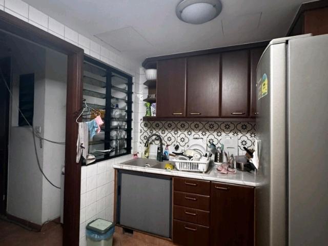 Central Grove Condominium Room Rental, $1,400, 1 Bed 2 Bath 150 sqft $9.33 psf