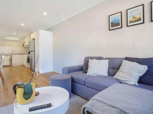 Central Kumeu Living – Walk to Everything