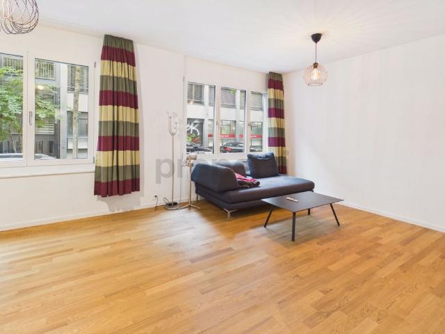 Central Living with Style 2.5 Room Apartment in Kreis 3