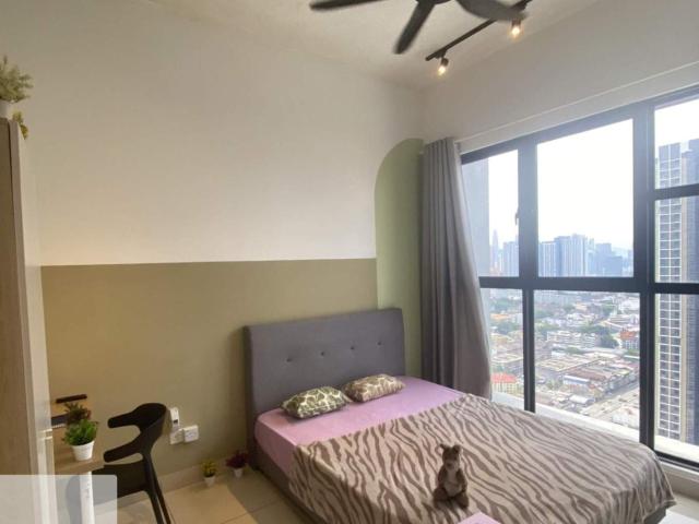 Central Location Room | Great for Working Adults