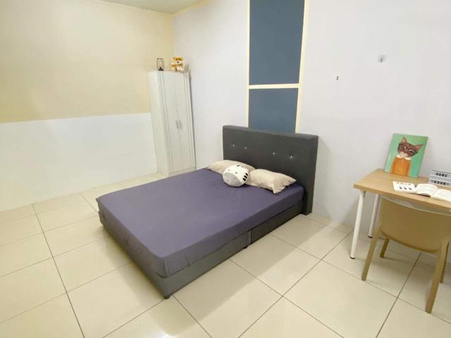 Central Location Room | Great for Working Adults