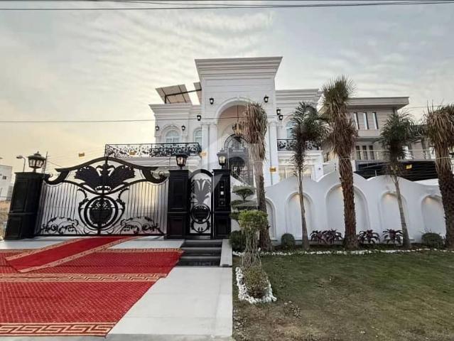 Central Park 1 Kanal Villa Available For Sale Total Furnished English View Most Demanding And Top Location Ideal House For Sale Solid Construction All Facilities Available Here