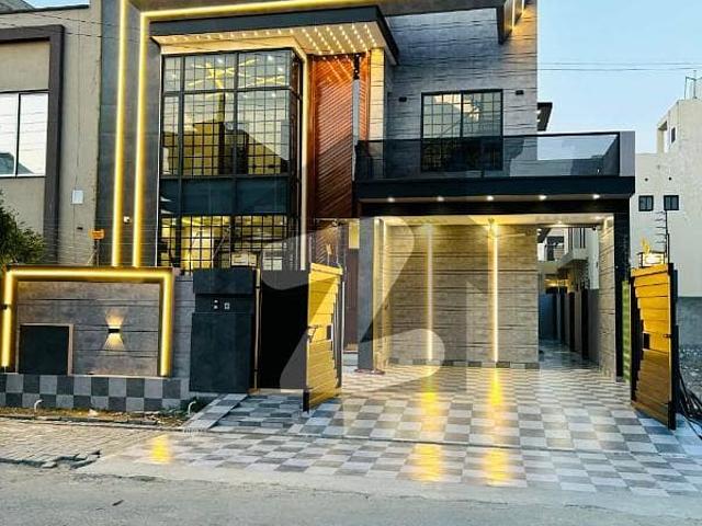 Central Park A Block 10 Marla Most Beautiful Ultra Modern House Available For Sale Prime Location Near To Park And Masjid