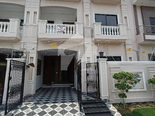 Central Park Housing Scheme 5 Marla House Available For Sale
