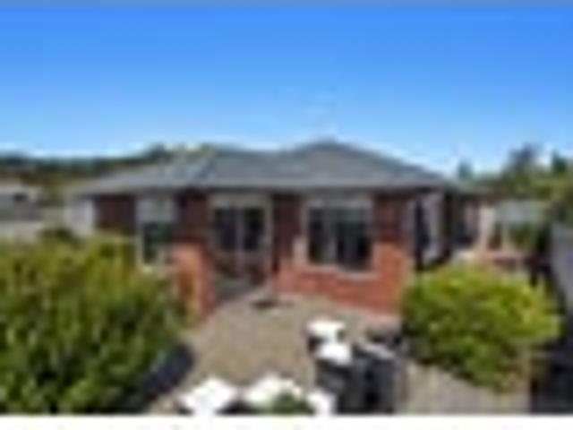 Central Position, Solid Brick Living
