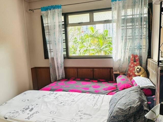 Central Redhill MRT, Nice Aircon Common Room for FemaleRent, Available 20 July 2026