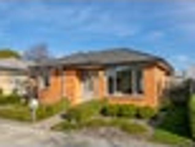 Central Stoke Townhouse Excellence