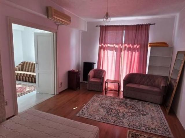 Central str. Doamnei apartament 3 cmaere de inchiriat 570 / lunA