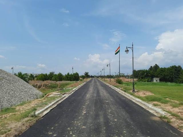Central Town 150 Sq.Yd. Plot in Vip Road Zirakpur Listing ID: #10383