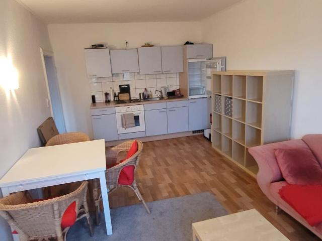 Central 2 Room Apartment: Fully Furnished, Bremen Amsterdam Apartments for Rent