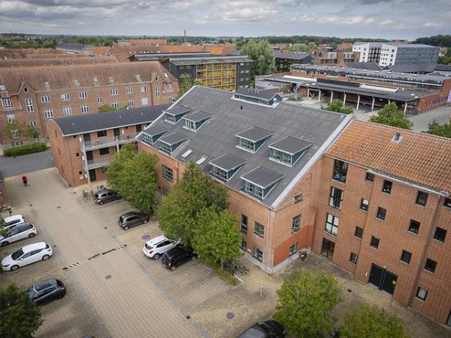 Central 2 værelses lejlighed med hyggeligt gårdmiljø