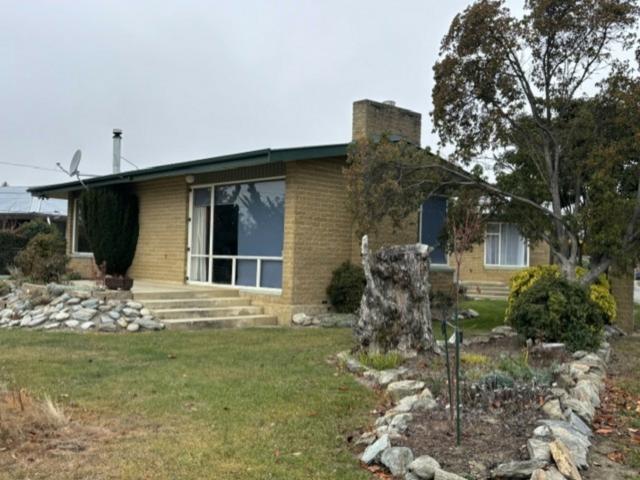 CENTRAL 3 BEDROOM HOME