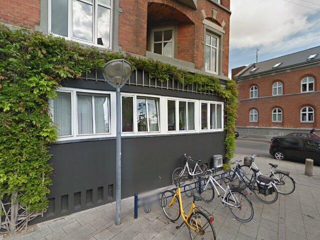 Central 3 værelses på 90 m2, nyt badeelement og fuldt udstyret køkken – midt i Aalborg C