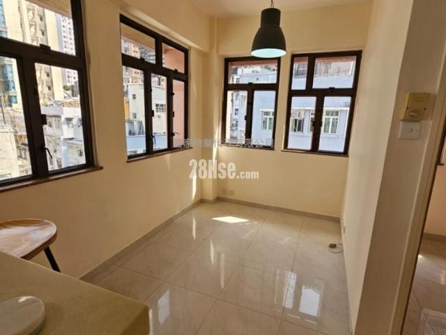 Central 45 Staunton Street [Agency Ads] 5/F, Middle Floor Central Corner Lowrise No.45 Staunton St 5/F Net 344 S.f. 1 Big Rm 1 Rm Roof302S.f. Rare Rent 16K Hints