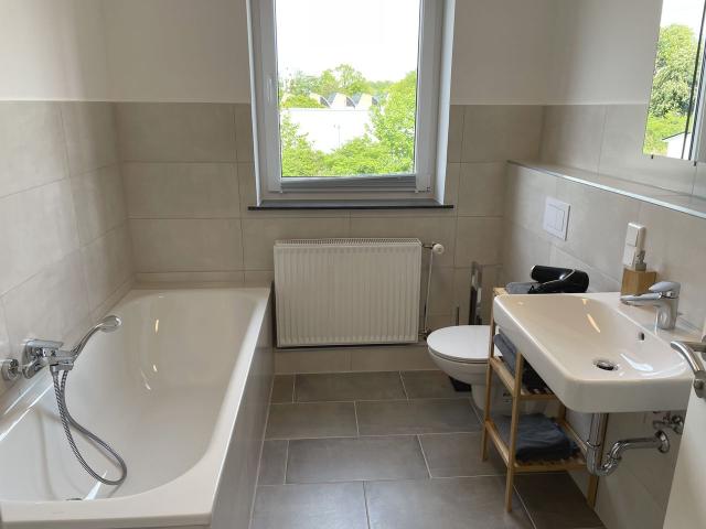 ☆Central 82m² | Modern & Stylish | Perfect for 4 | Parking inclusive, Hildesheim Amsterdam Apartments for Rent