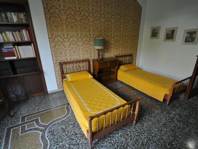 Centralissimo pedonale ampio appartamento 3 camere