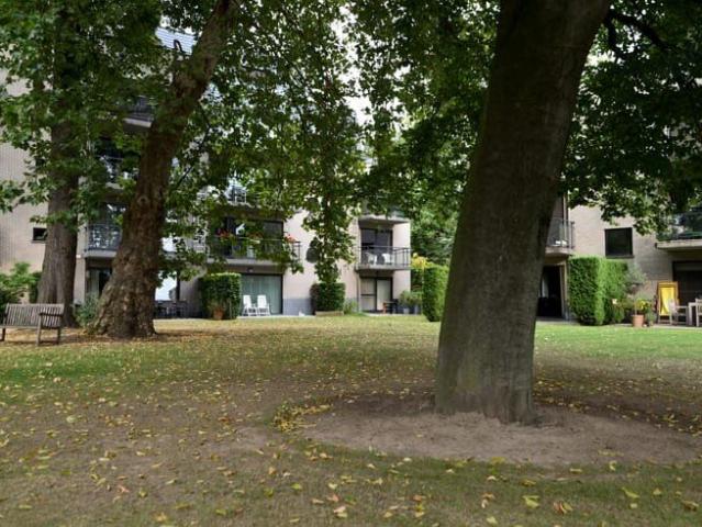 Centrally located 3 bedroom apartment in a private park