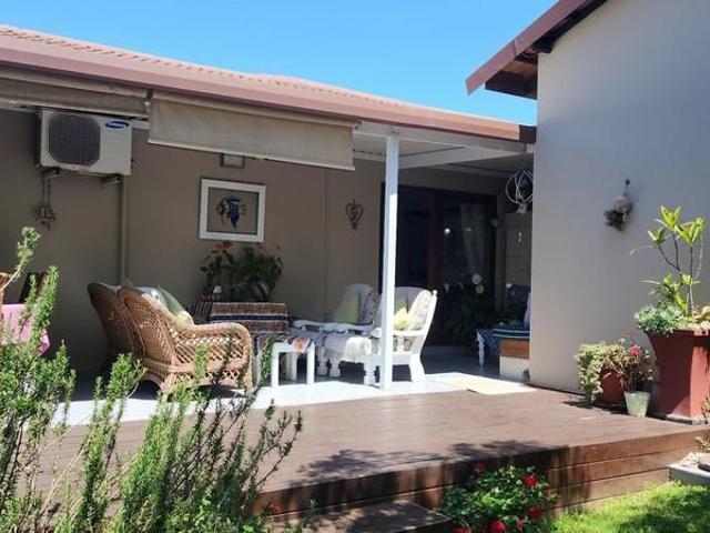 Centrally Located Townhouse with No Steps in the heart of Ballito