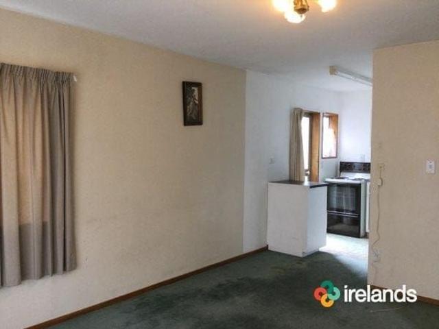 Centrally Located Delightful 2 Bedroom Unit